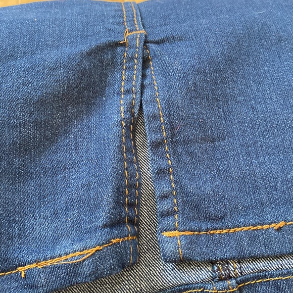 Nice jean skirt. Plus size 20. No brand. Has fancy pockets. Please look at pic. - Picture 9 of 9